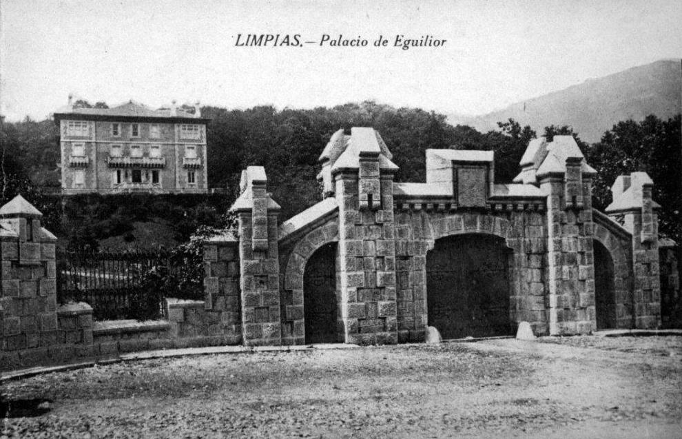 La portada monumental y el Palacio a principios del siglo XX.